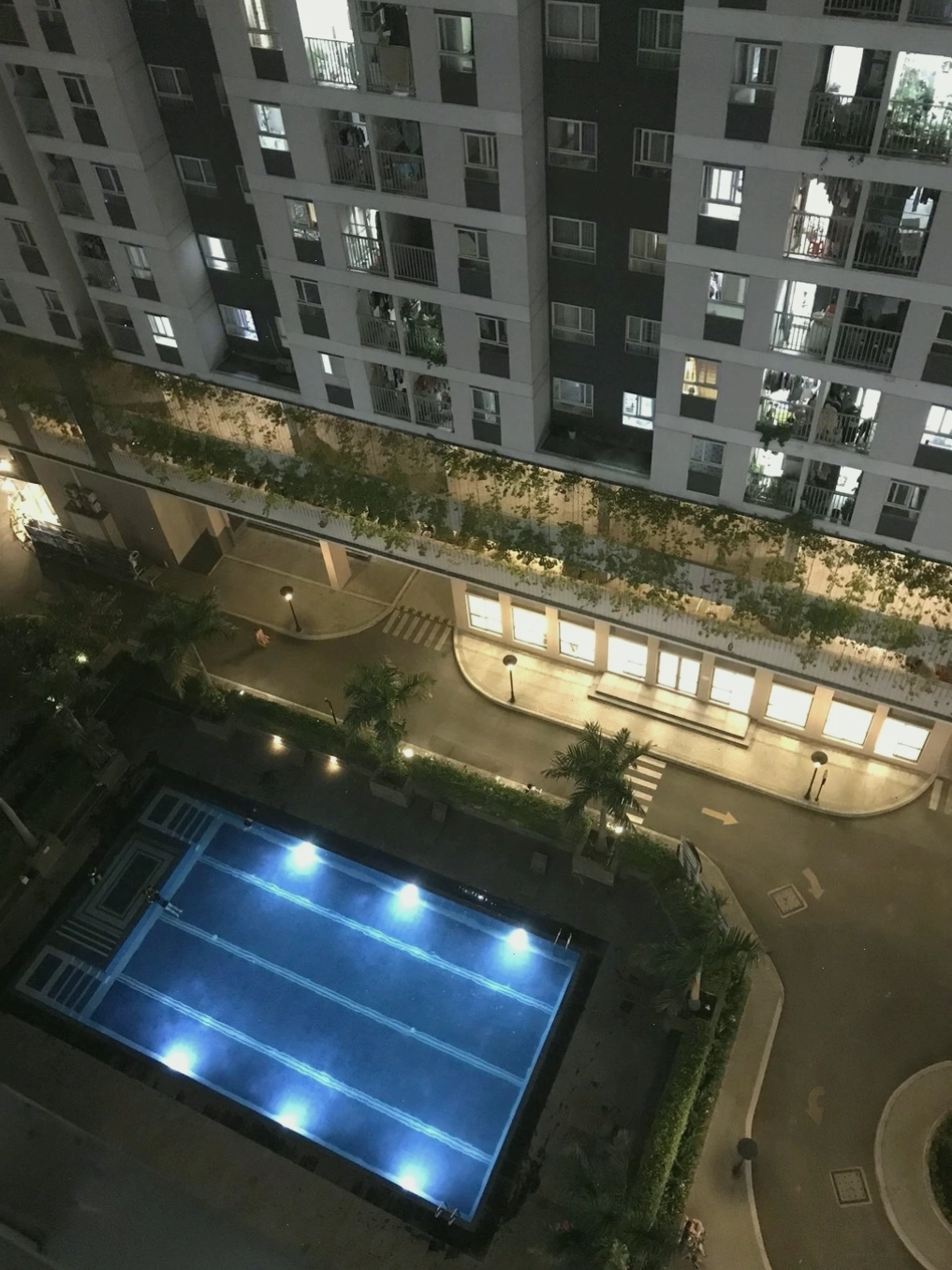 Căn hộ chung cư Sky 9 có tầm nhìn hướng ra hồ bơi nội khu thoáng mát