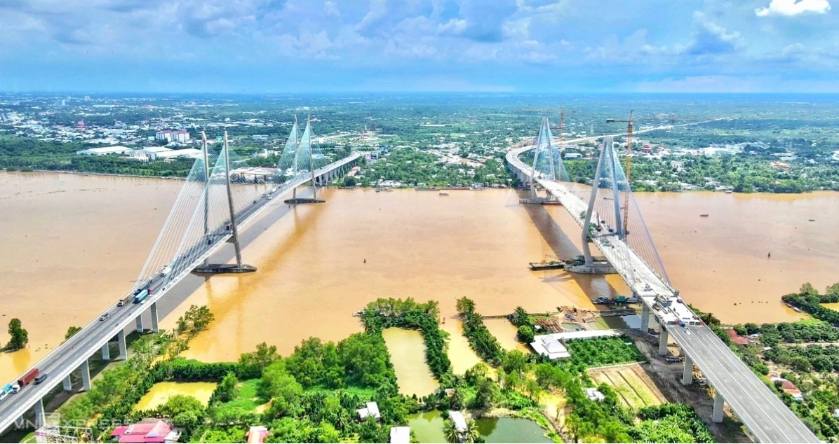 Cầu Mỹ Thuận, biểu tượng giao thông kết nối Vĩnh Long với các tỉnh thành