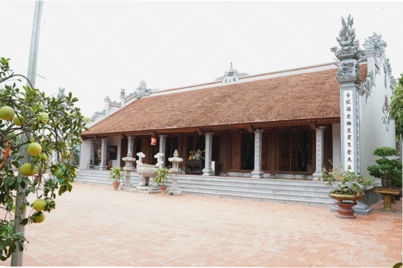 Chùa Đình Quán là điểm du lịch tâm linh thu hút rất nhiều du khách