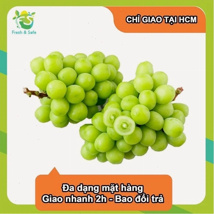 Chùm nho mẫu đơn xanh mướt, quả to tròn