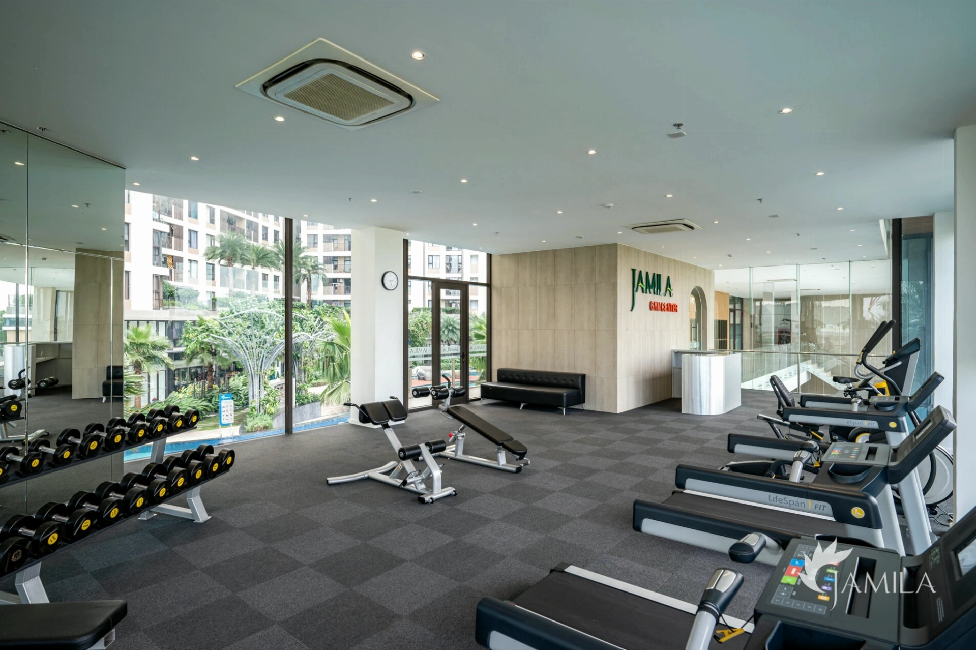 Hồ bơi tràn tại Jamila Khang Điền mang đến trải nghiệm thư giãn đẳng cấp